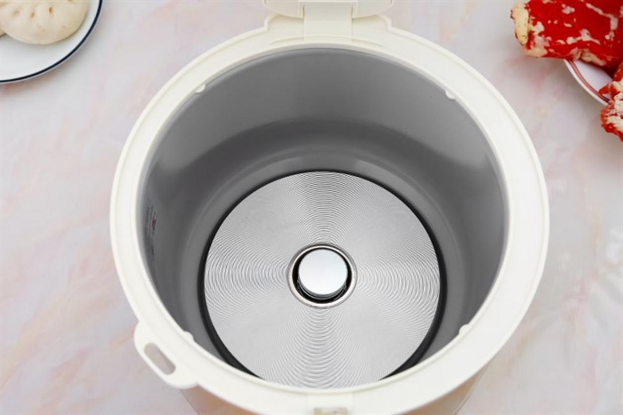 Công suất 900W nồi cơm Kangaroo KG572