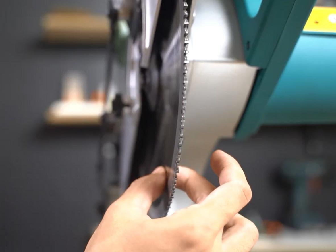 Động cơ 1.500W và thiết kế tản nhiệt hiệu quả cho cắt liên tục