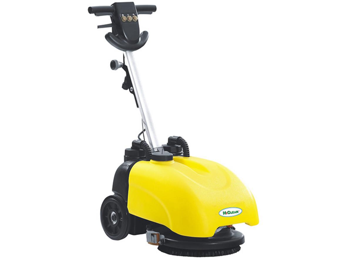 Motor chà 300W và motor hút 200W của HC 201 trong hoạt động thực tế: sạch và khô nhanh ngay sau khi chà.