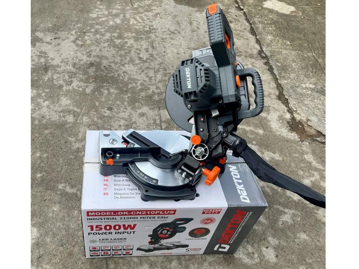 Motor & công suất 1500W của Dekton DK-CN210PLUS