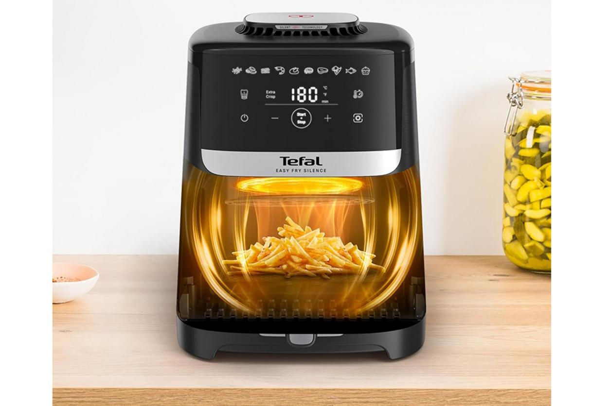 Công suất 1.670W, dải nhiệt 40–220°C và bảng Easy Touch