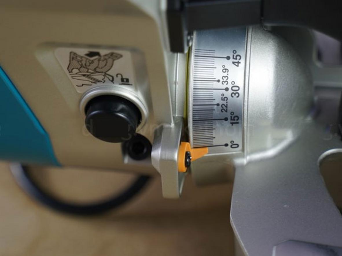 Công suất và tốc độ lưỡi Makita LS1019L