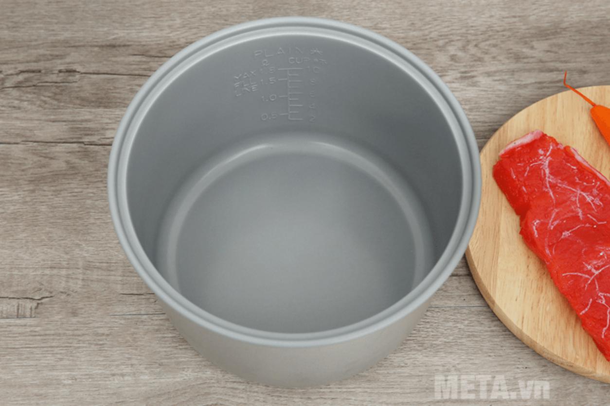 Dung tích 1.8L và tính năng giữ ấm