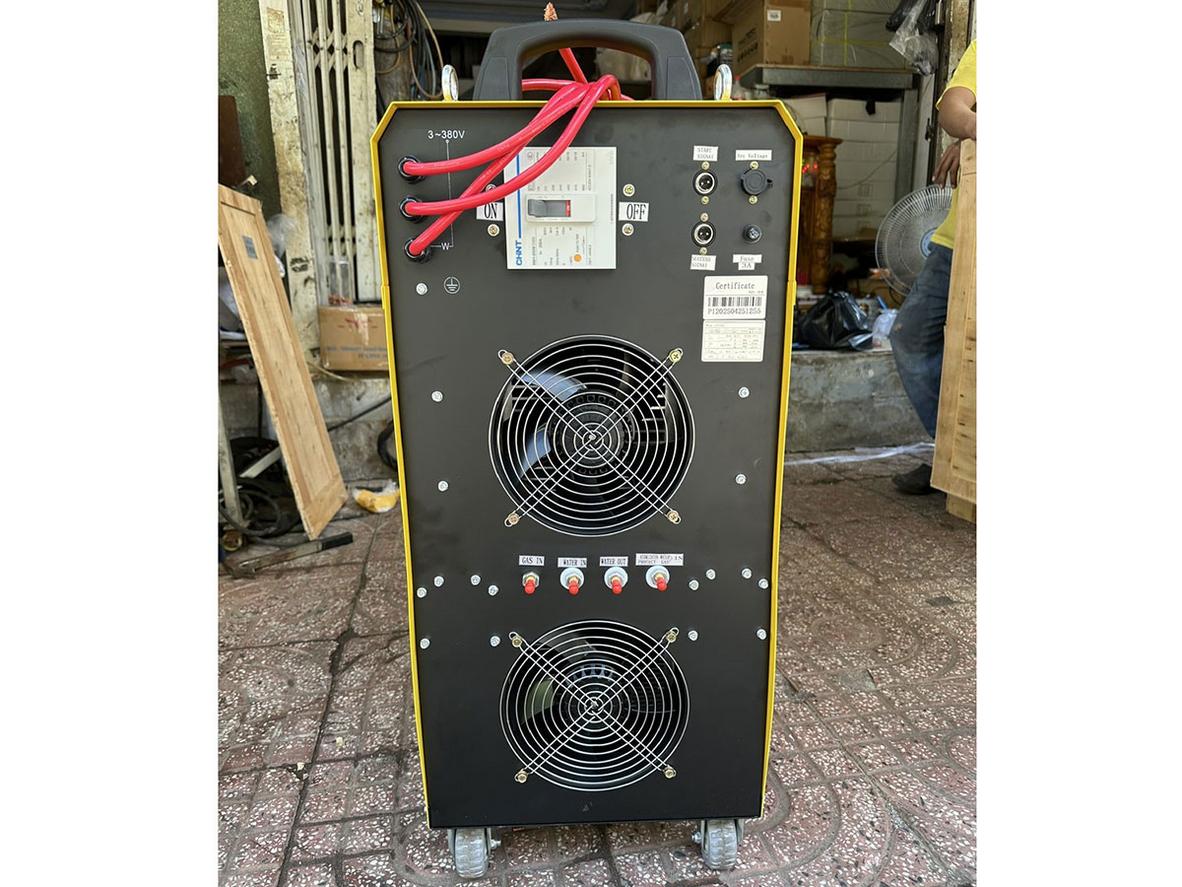 Công nghệ Inverter IGBT giúp tiết kiệm điện và hoạt động ổn định trên CUT200.