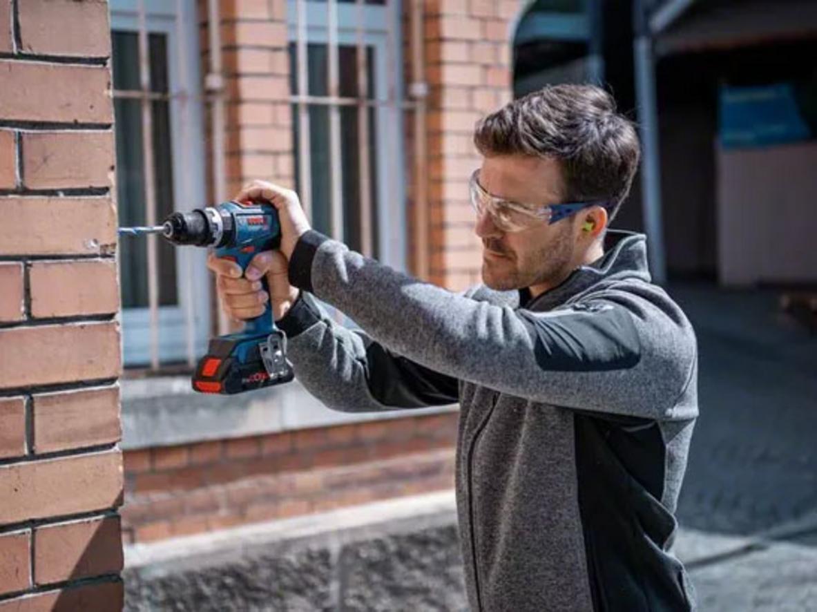 Đầu kẹp kim loại & Thiết kế gọn nhẹ.