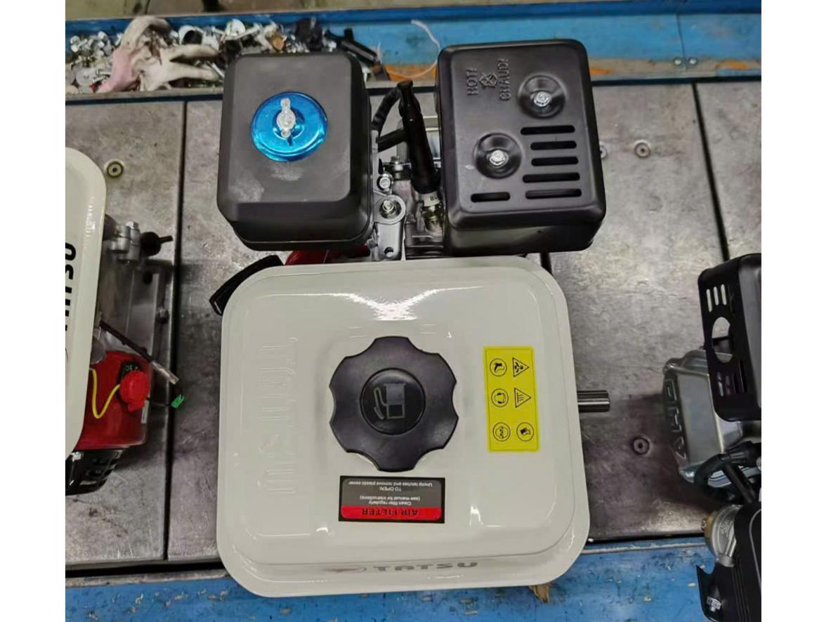 Bình xăng và khoang nhớt thuận tiện
