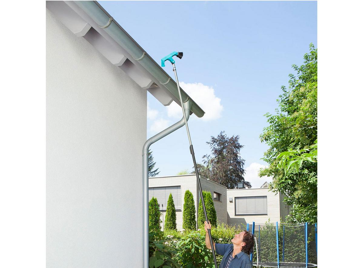 Gắn vòi, xả rác trực tiếp bằng nước