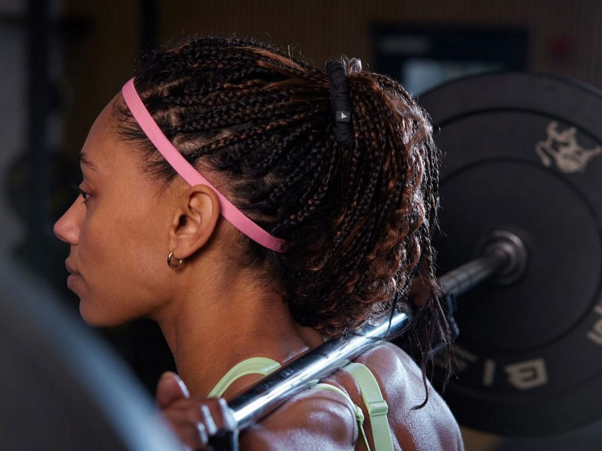 Chất liệu Polyester + Elastane: mềm mại, co giãn