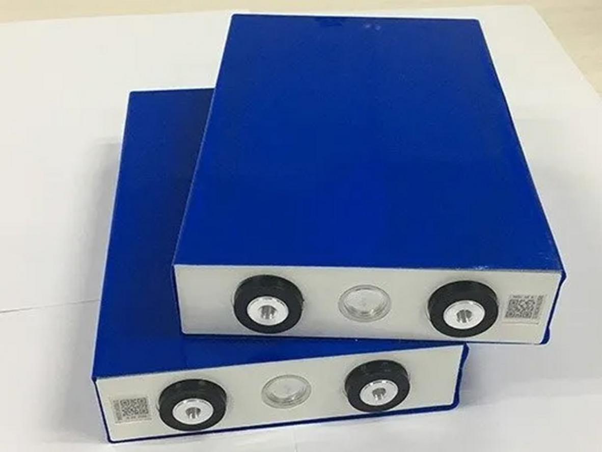 Tổng quan Đèn đường năng lượng mặt trời MK-99120 120W