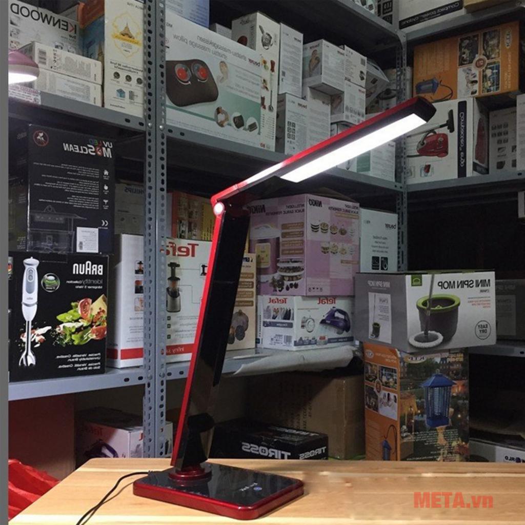 Tổng quan Đèn học Led Eyelux ELX-7300