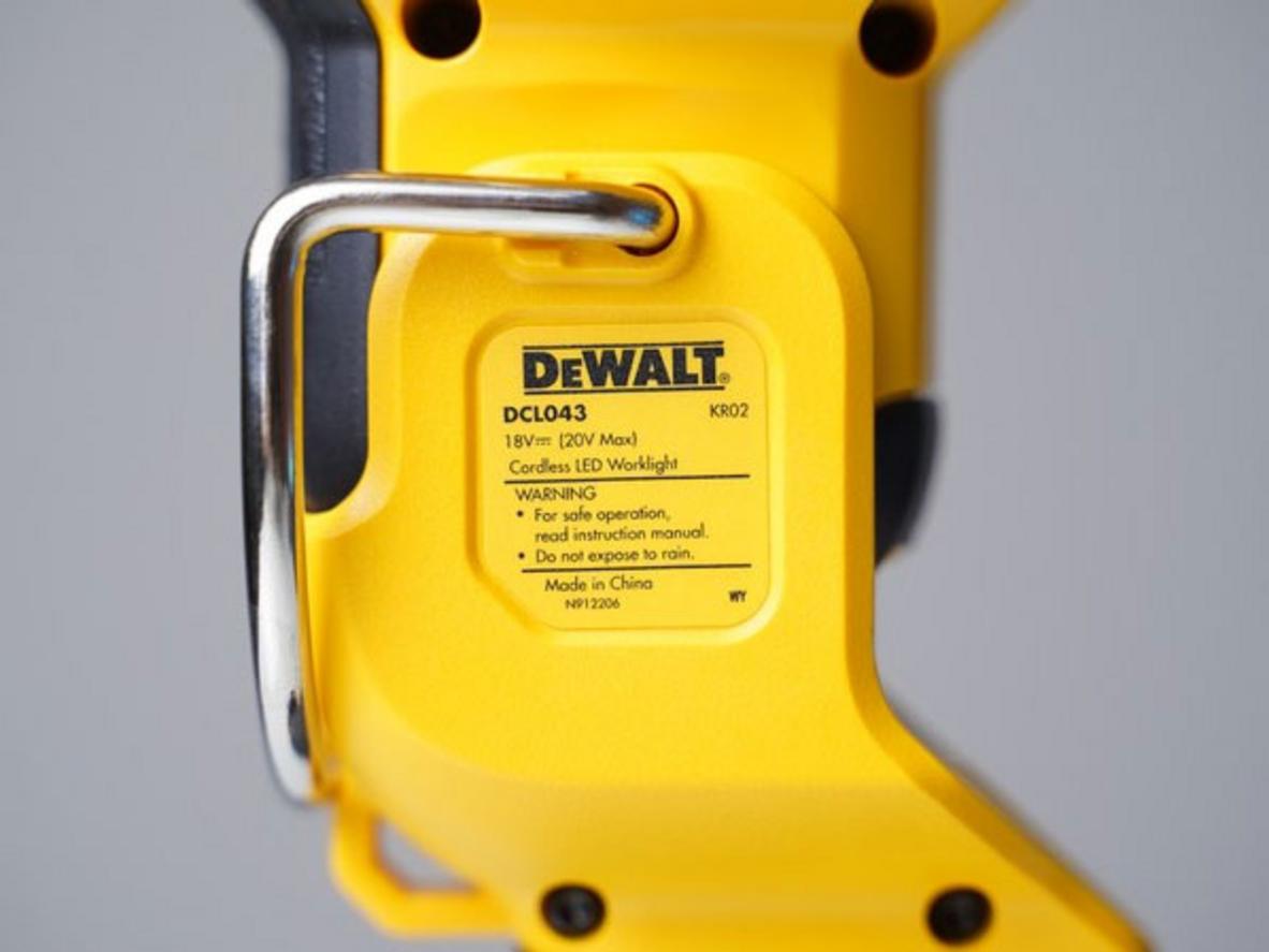 Thiết kế linh hoạt và độ bền DeWalt DCL043N-KR