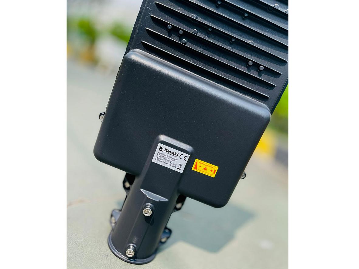 Tổng quan Đèn năng lượng mặt trời Kazaki KZ-SLT19-300W