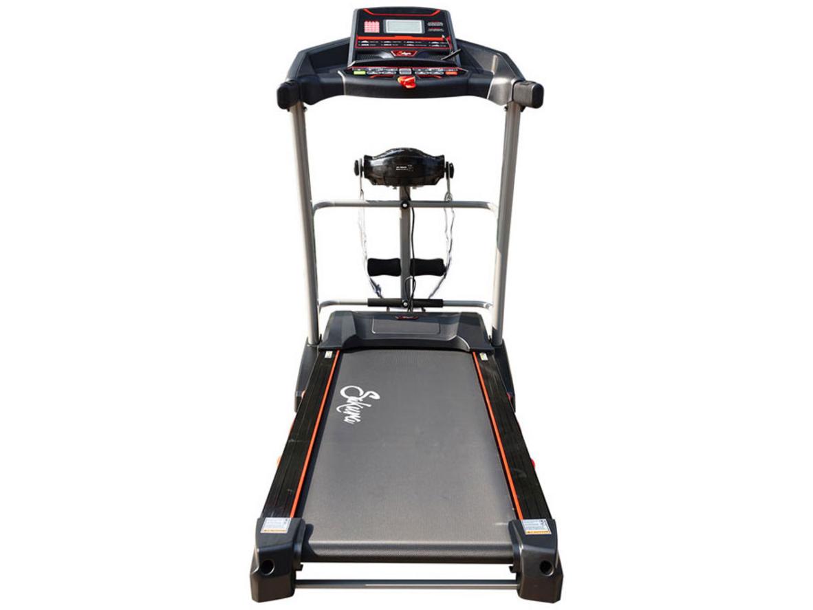 Tích hợp độ dốc tự động và bảng điều khiển hiển thị giúp tối ưu hoá buổi tập.