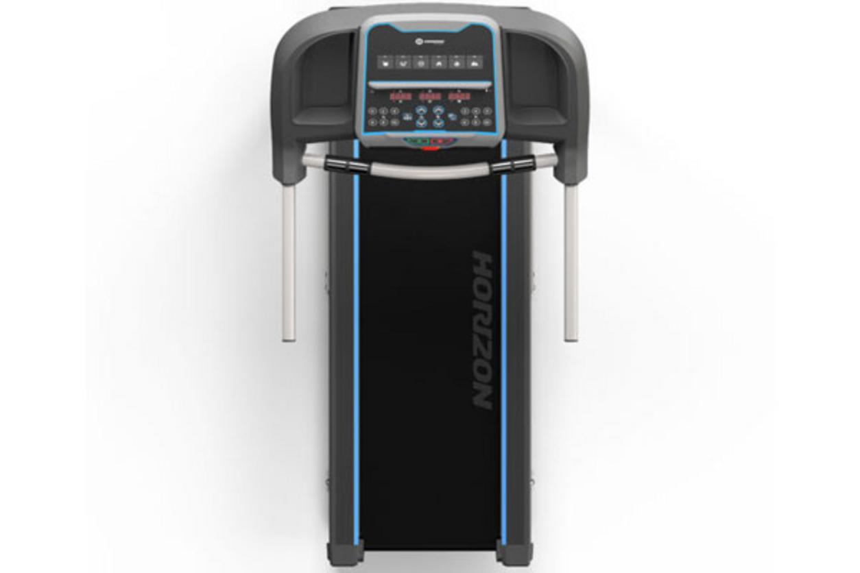Động cơ Johnson Drive System 2.0 HP — êm và bền vững, ít tiếng ồn trong môi trường chung cư (ảnh minh họa).","imagePrompt":"Close-up of treadmill motor compartment with emphasis on quiet operation and modern components, labeled 'Johnson Drive System 2.0 HP'.