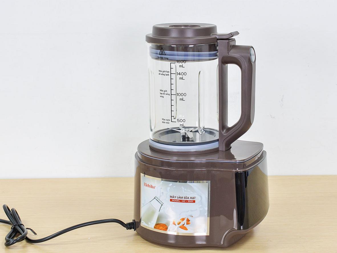 Dung tích 1.6L, phù hợp cho gia đình 3–5 người.