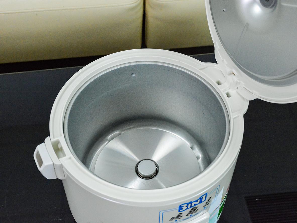 Dung tích 1.8 lít phù hợp cho gia đình 4-6 người