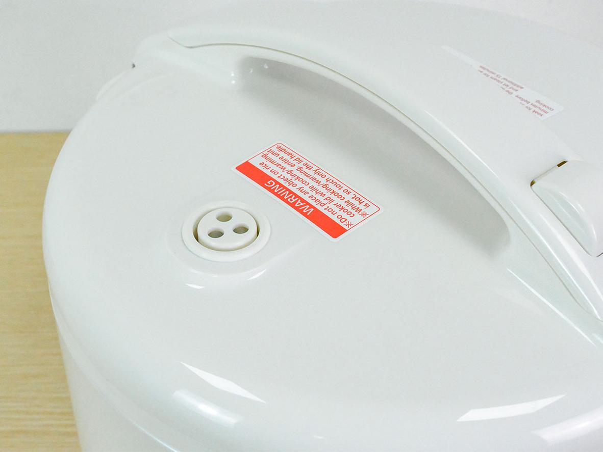 Dung tích 1.8 lít phù hợp cho gia đình 4-6 người