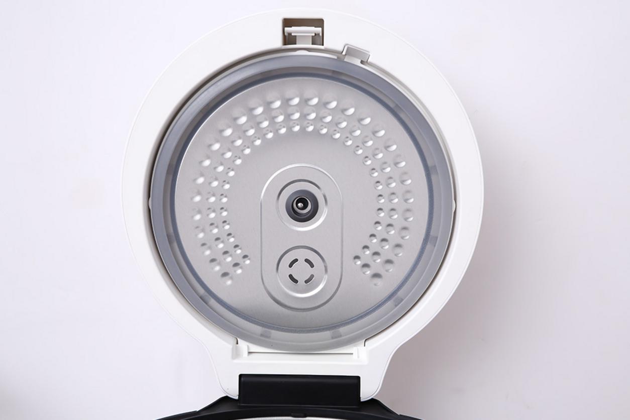 Dung tích 1.8 lít phù hợp cho gia đình 4-6 người