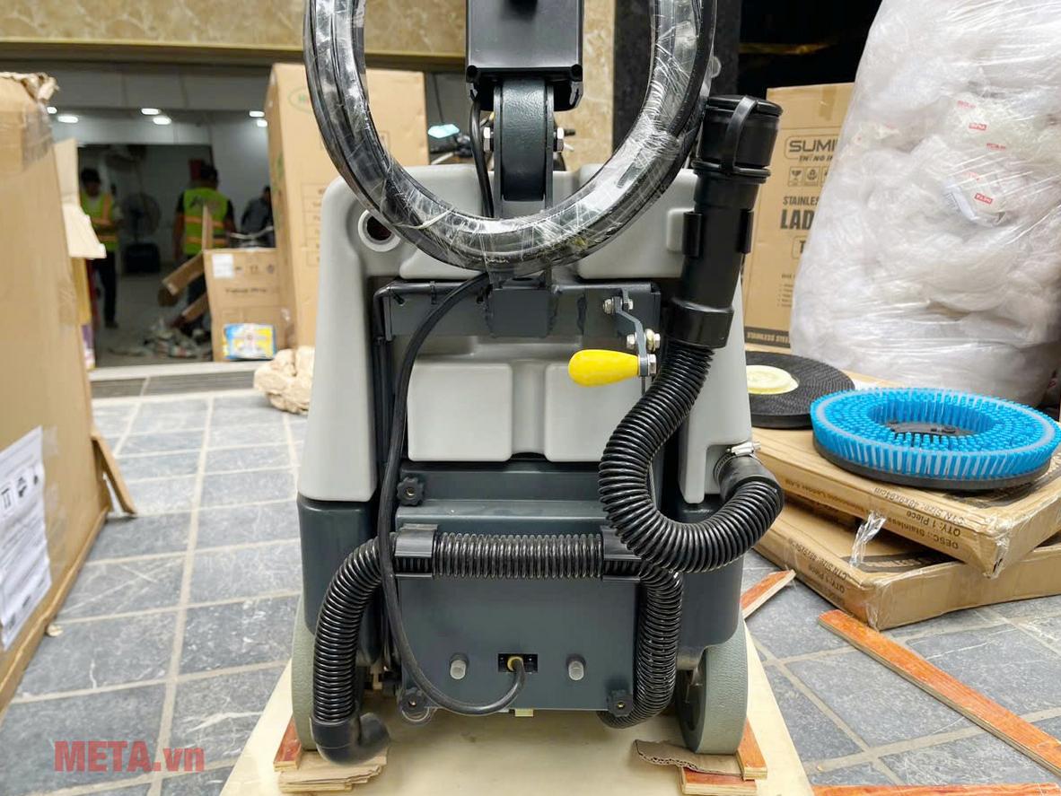 Bình chứa lớn cho phép làm việc liên tục