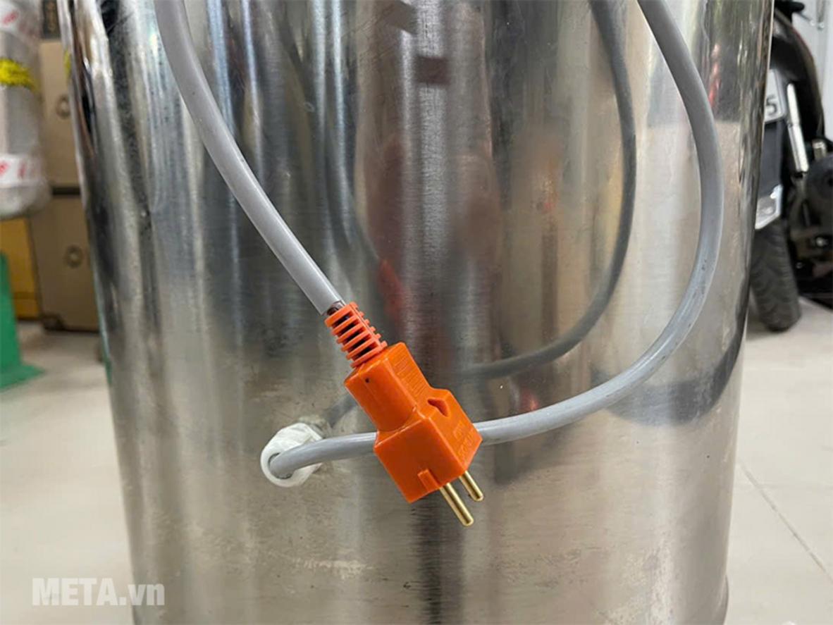 Dung tích 50 lít, kích thước gọn cho bếp quán vừa và nhỏ.