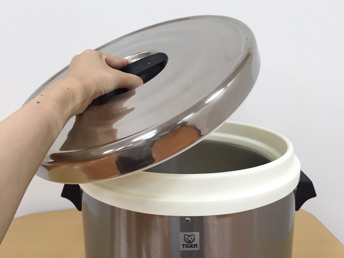 Dung tích lớn 5.7L cho nhiều người ăn
