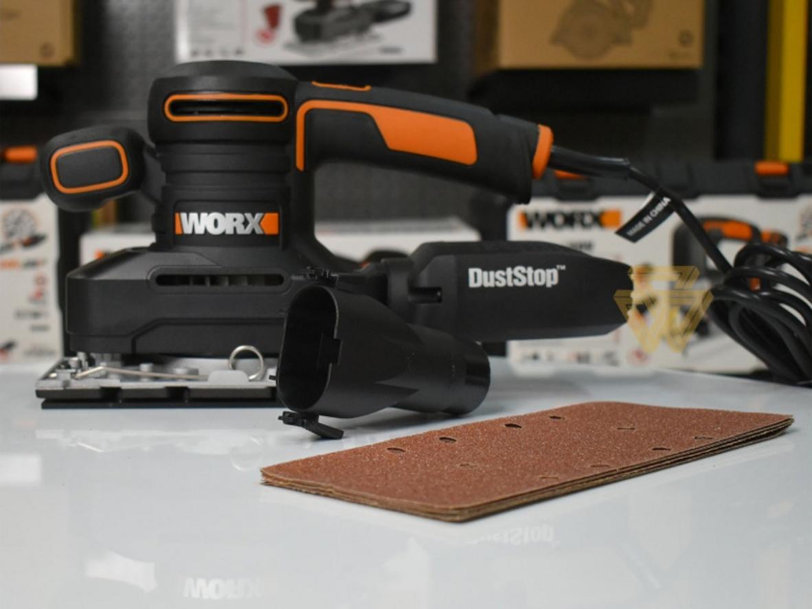 Người thợ sử dụng WX641 với tay cầm bọc cao su