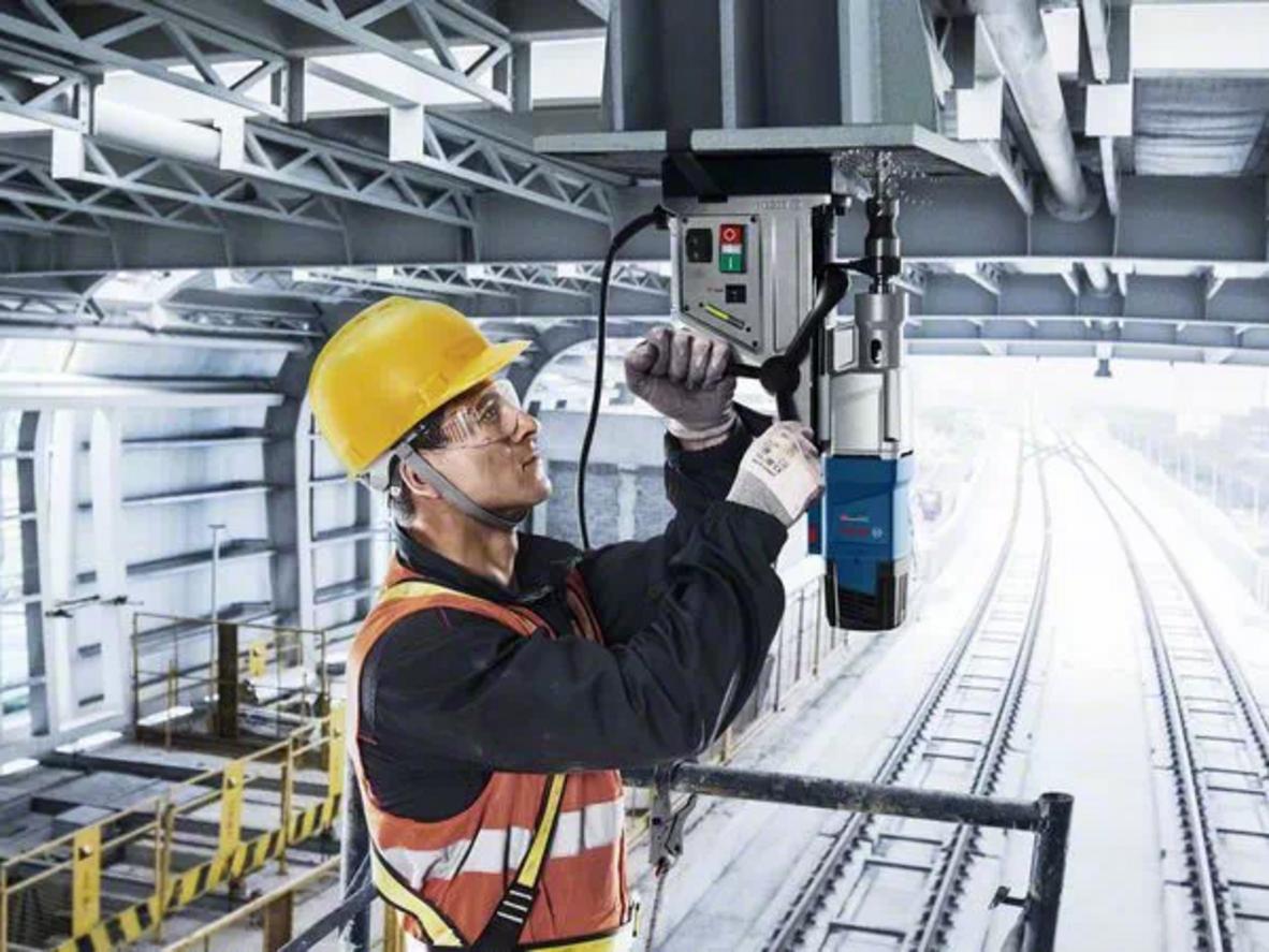 Động cơ 1.200W và hộp số 2 cấp