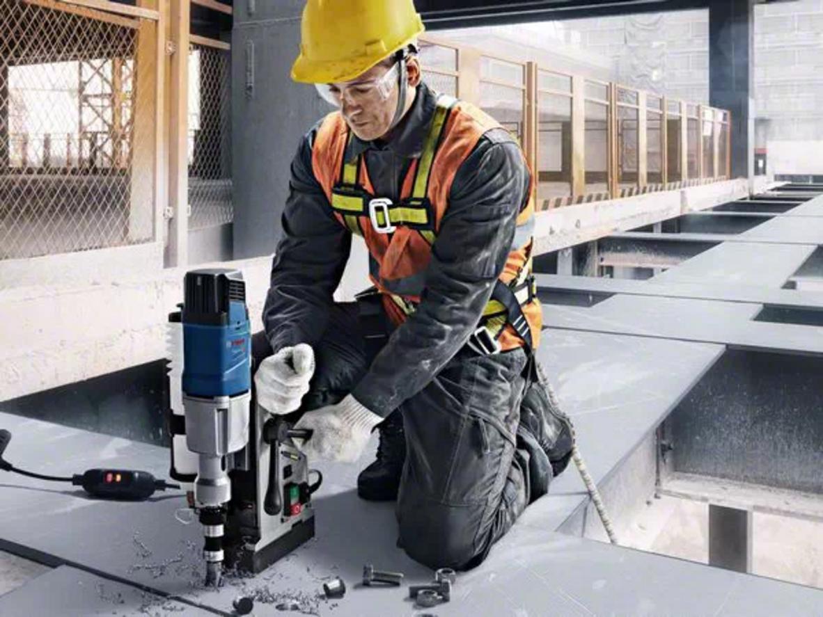 Laser định tâm và giao diện HMI trên GBM 50-2