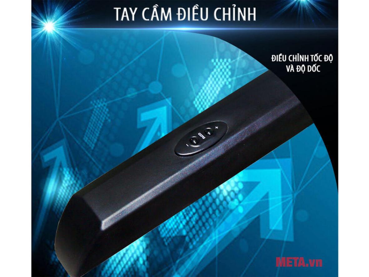4-in-1: chạy bộ, chống đẩy, gập bụng và massage — tất cả gói gọn trong một thiết bị cho phòng khách hoặc căn hộ nhỏ.