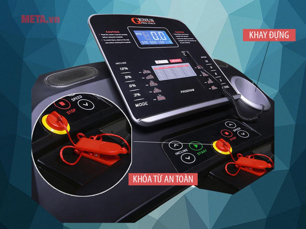 Động cơ DC mạnh mẽ và hệ giảm xóc cho trải nghiệm chạy êm ái tại nhà (Genus-313I). (Ảnh minh họa động cơ và bảng điều khiển). Ví dụ: hiển thị màn LCD chạy chương trình P1-P9.)  Note: Use close-up of motor label and console screen showing speed 6 km/h, incline 5%.  (Chú ý: ảnh nên có người chạy để minh họa trải nghiệm.)