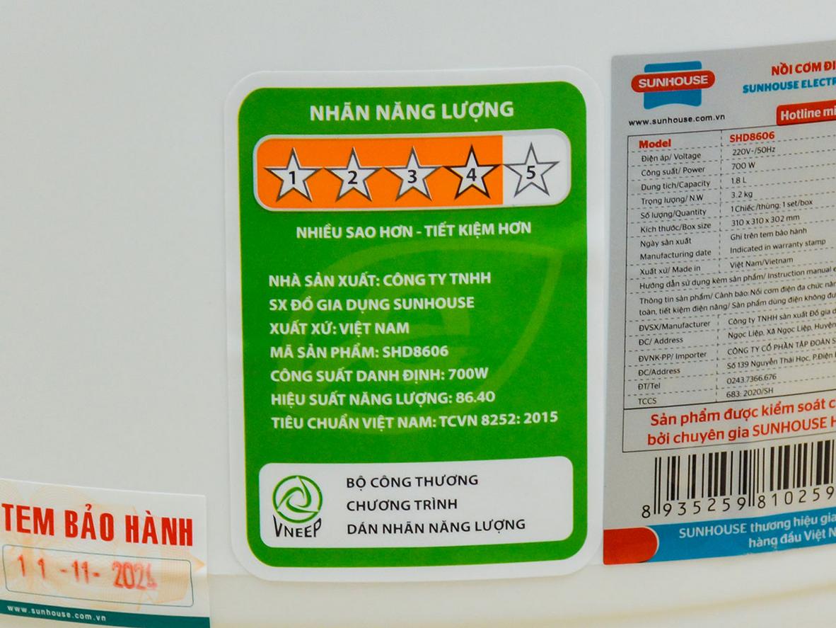 Giữ ấm hiệu quả và xửng hấp đa năng kèm theo.