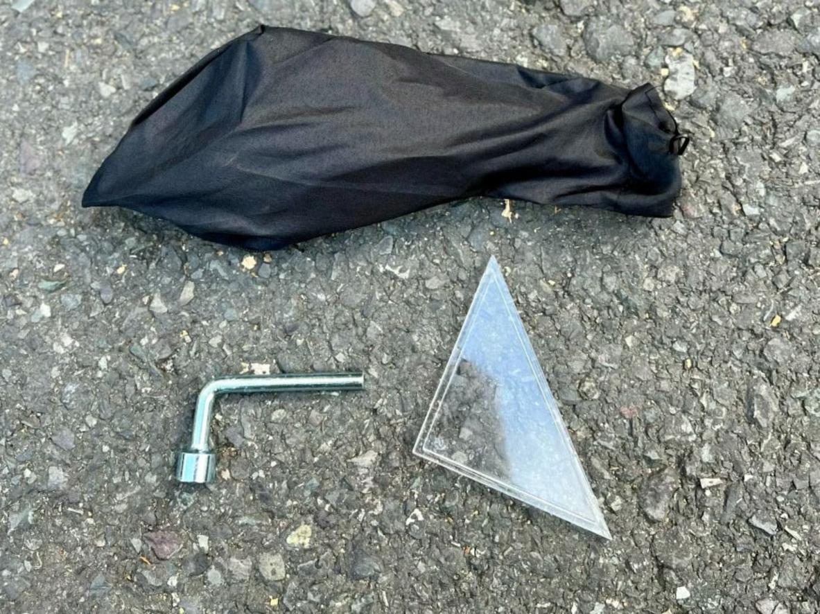 Laser soi mạch và cơ cấu cắt nghiêng 45° giúp căn chỉnh chính xác