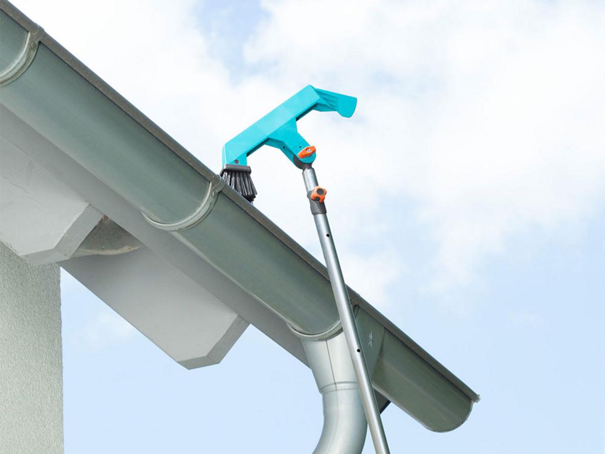 Hai mặt: lông chải + bàn nạo cho hiệu quả kép