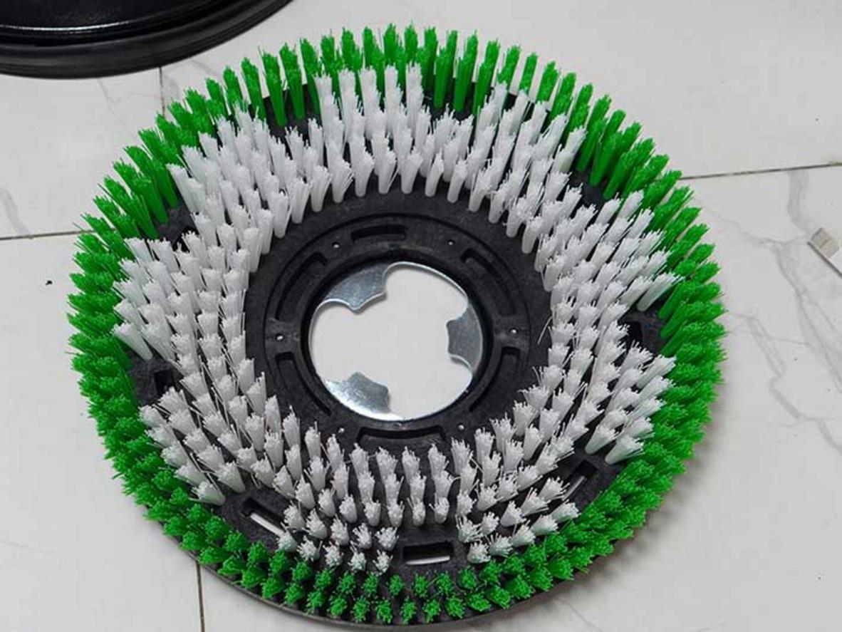 Động cơ và hệ truyền động mạnh mẽ của KMS 522 giúp rút ngắn thời gian vệ sinh.