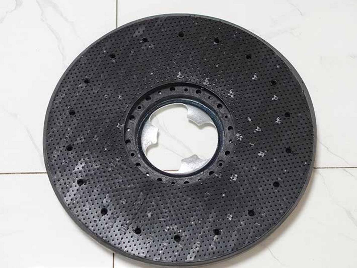 Động cơ và hệ truyền động mạnh mẽ của KMS 522 giúp rút ngắn thời gian vệ sinh.