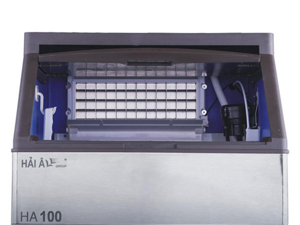 Công suất 700W, gas R22 và vận hành tự động