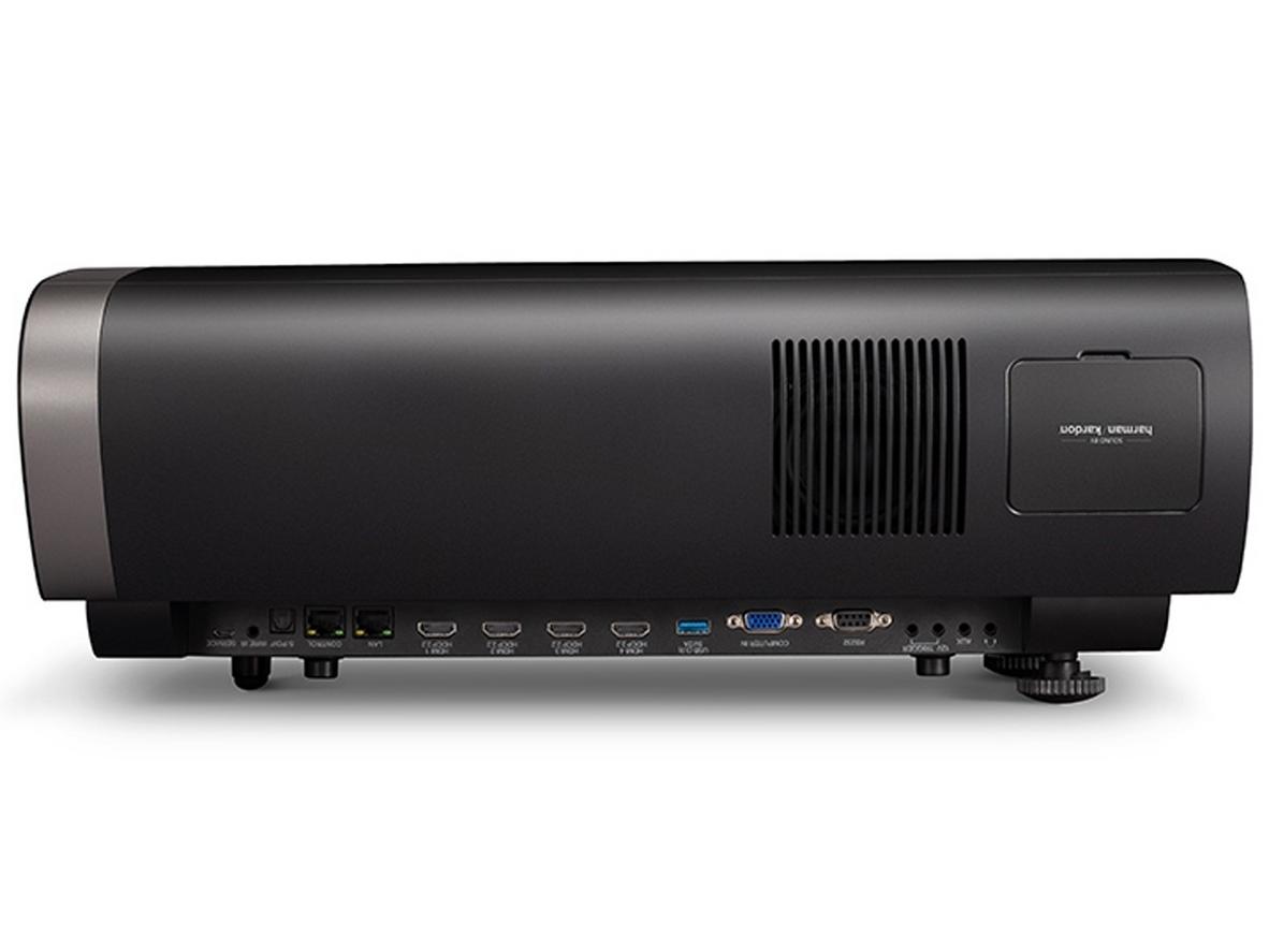 4K UHD + Cinema SuperColor+™ cho màu sắc rực rỡ và chi tiết sâu thẳm (so sánh trước/sau) — đặt ảnh gallery.