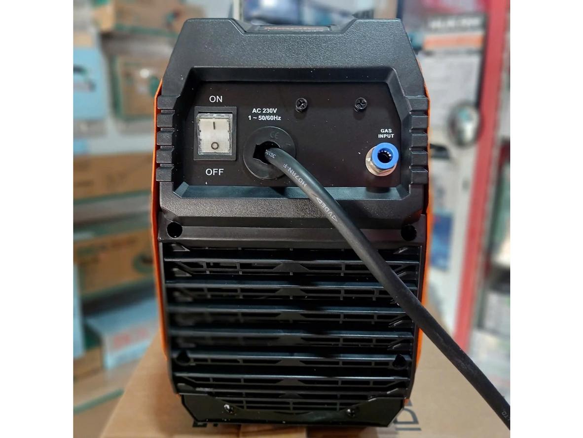 Cận cảnh bo mạch IGBT và bảng điều khiển của CUT-40S