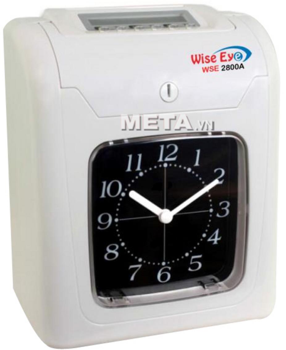 In kim 6 cột và in 2 màu trên WSE 2800A giúp phân biệt trễ/sớm rõ ràng và nhanh chóng bằng mắt thường. Image prompt: Close-up of the WSE 2800A printing a time card showing 6 columns with red & black ink; focus on printhead and clear red/black lines.