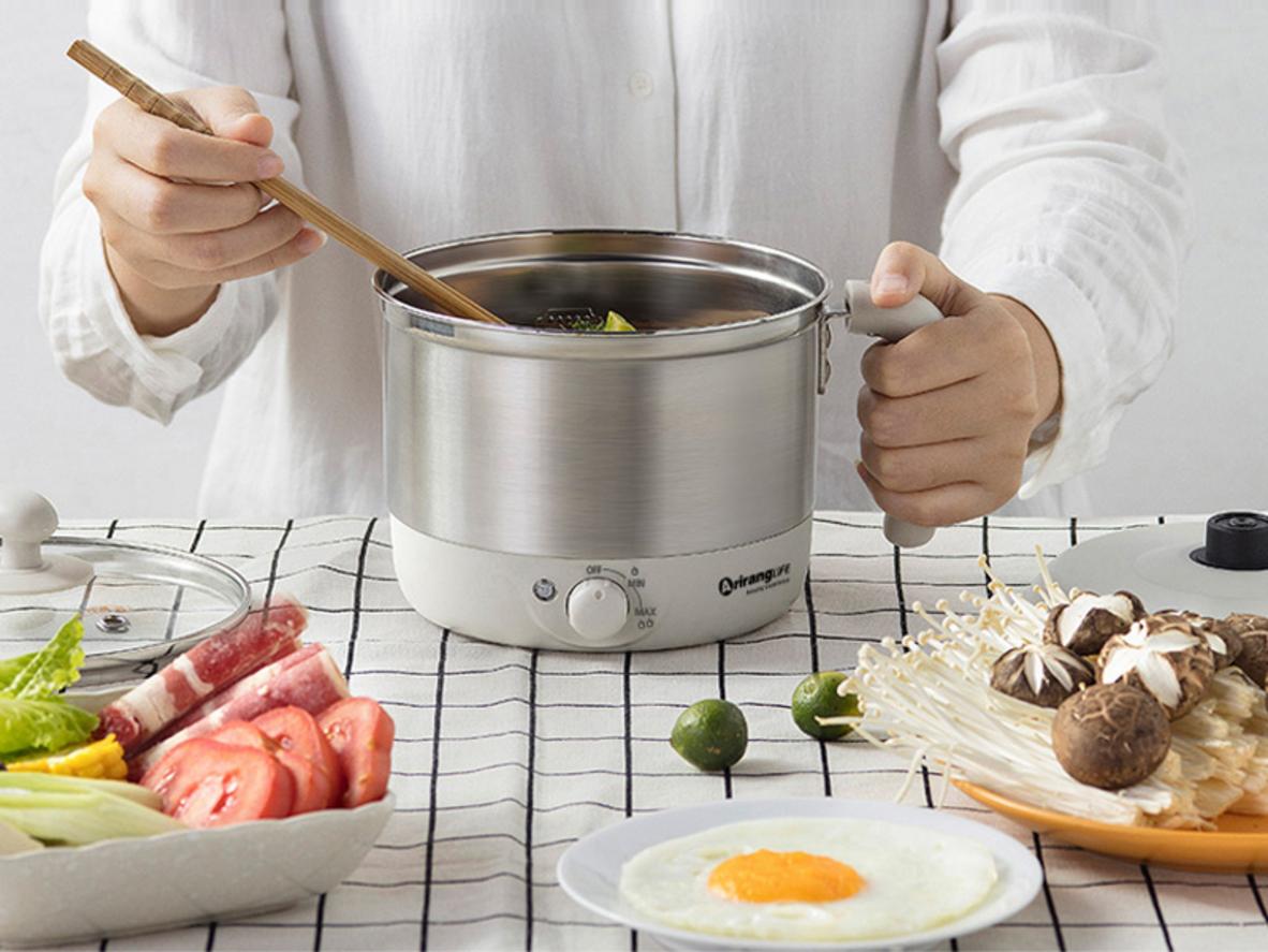 Inox 304 và xửng hấp inox — an toàn và dễ vệ sinh.
