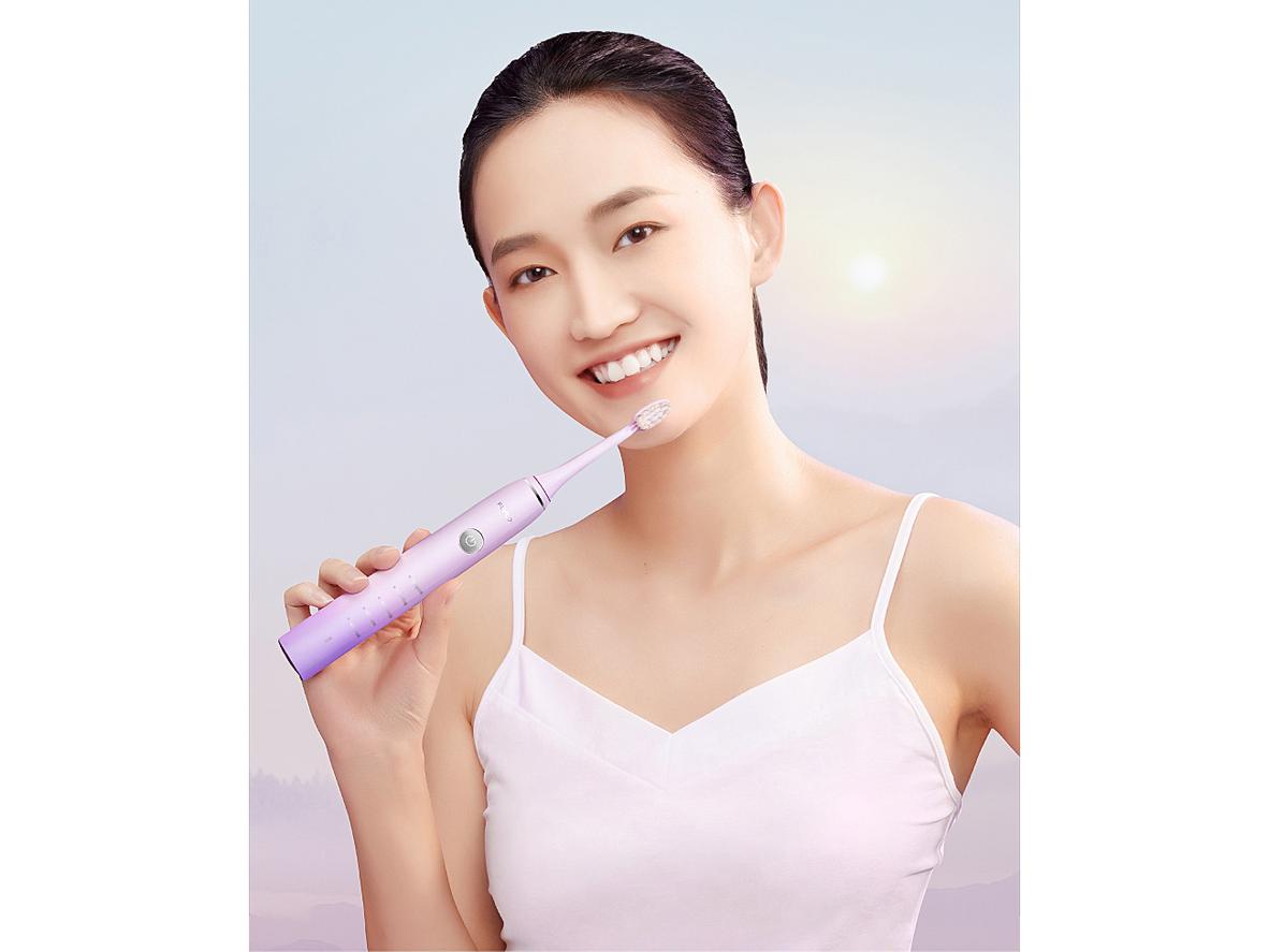 IPX7, sạc không dây và lông Dupont bảo vệ nướu