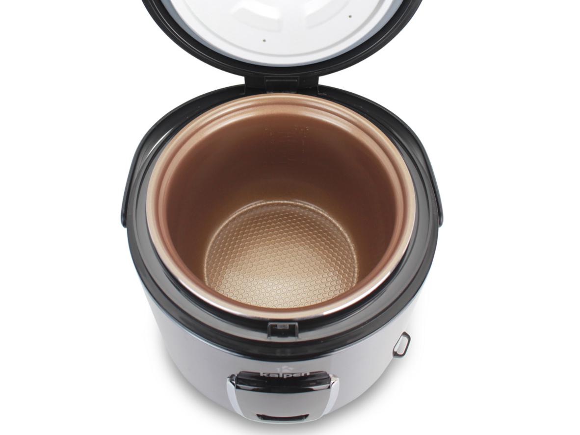 Công suất 700W và nút gạt 2 chế độ dễ dùng