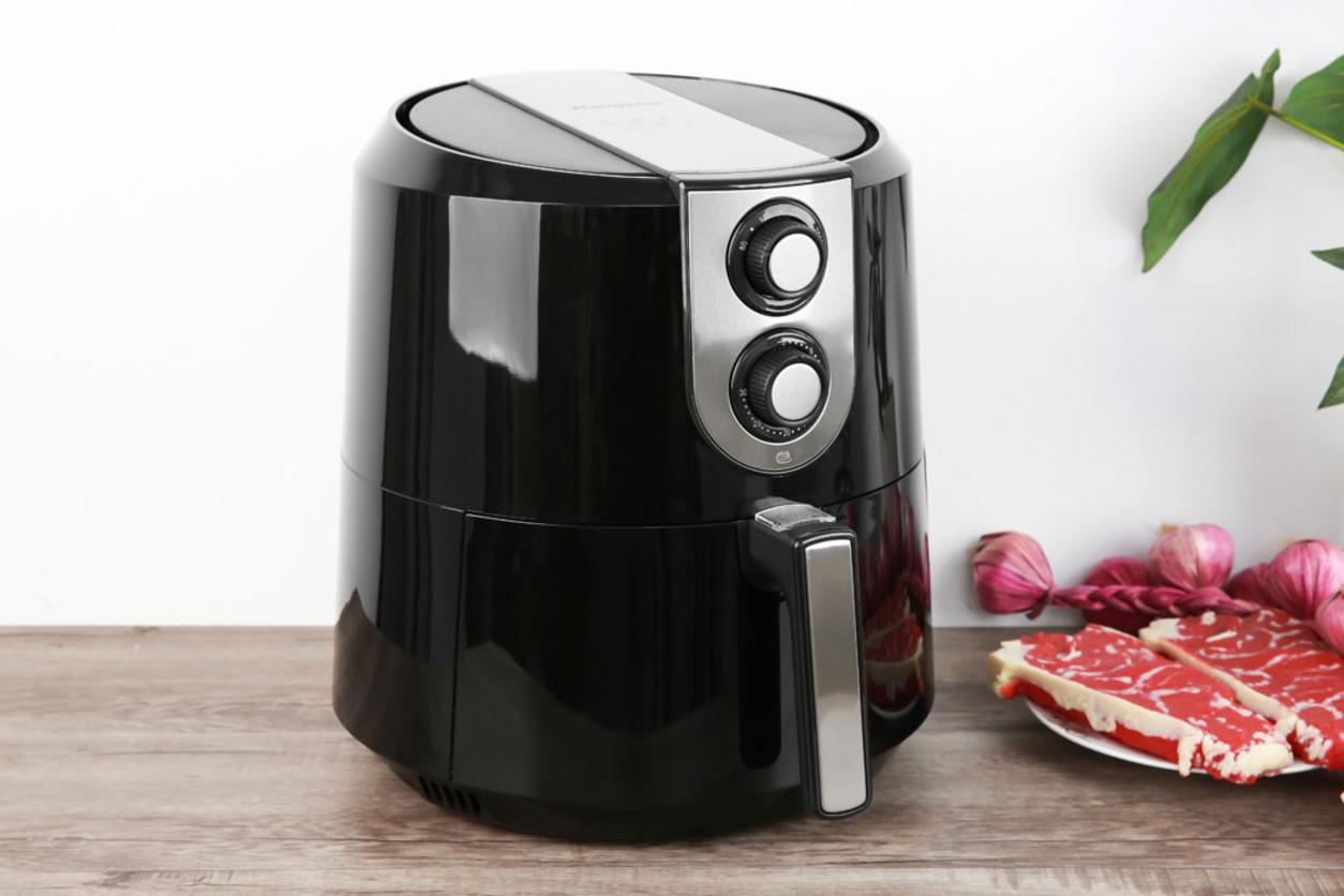 Công suất 1800W và nhiệt 80–200°C cho món chín vàng đều