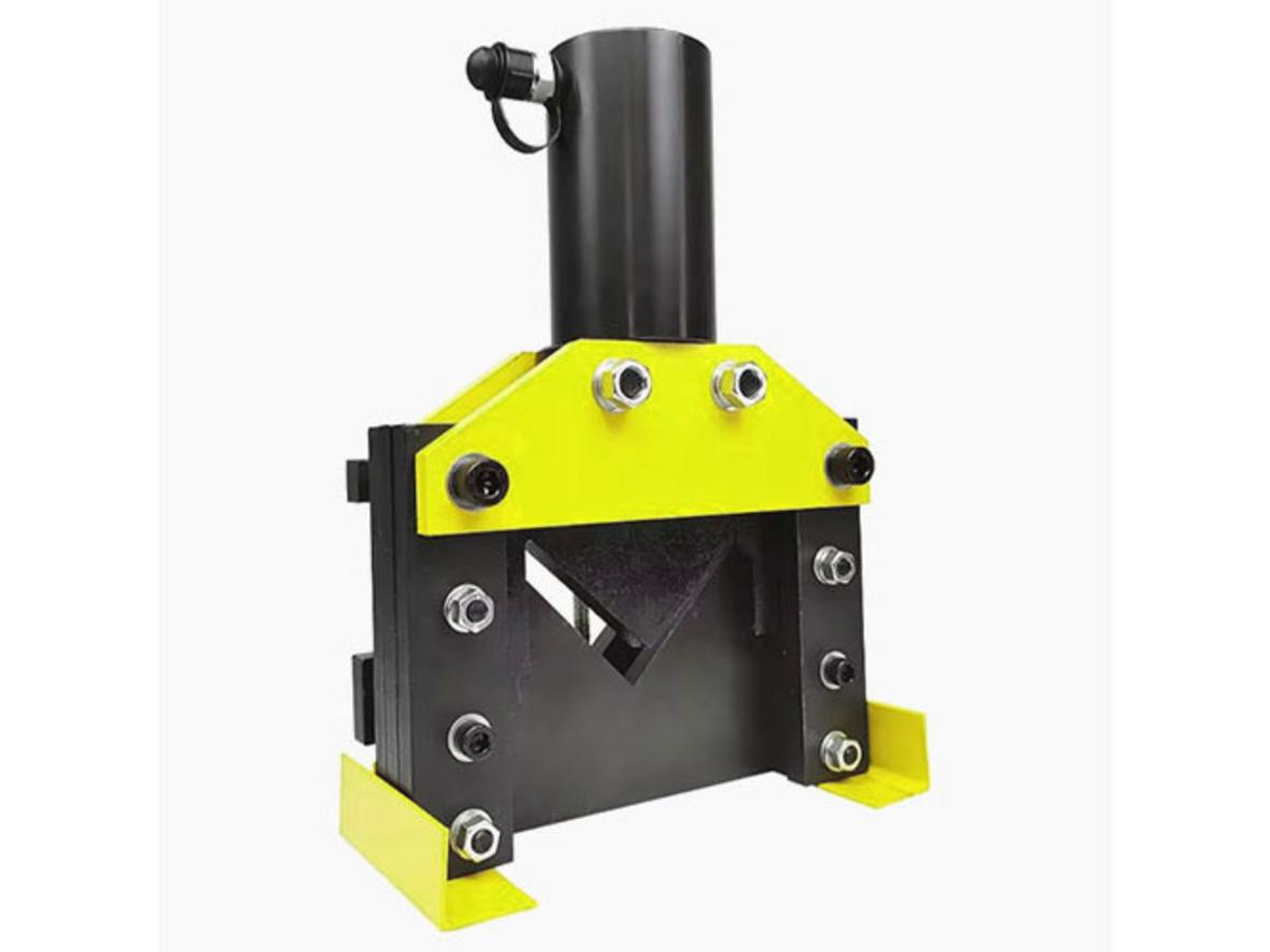 Vết cắt mẫu 110x110mm trên tấm thép, hiển thị bề mặt mịn.
