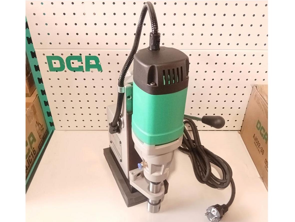 Hỗ trợ khoan lõi và mũi xoắn cho nhiều nhiệm vụ