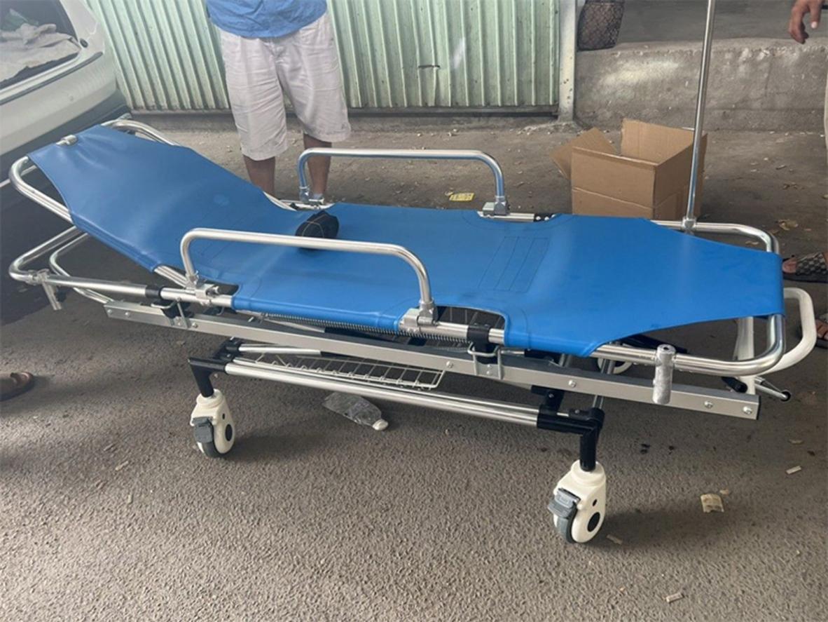 Khung hợp kim nhôm bền, dễ khử trùng