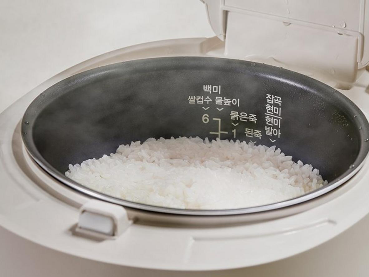 Kích thước nhỏ gọn, hiệu năng phù hợp gia đình 2–4 người.