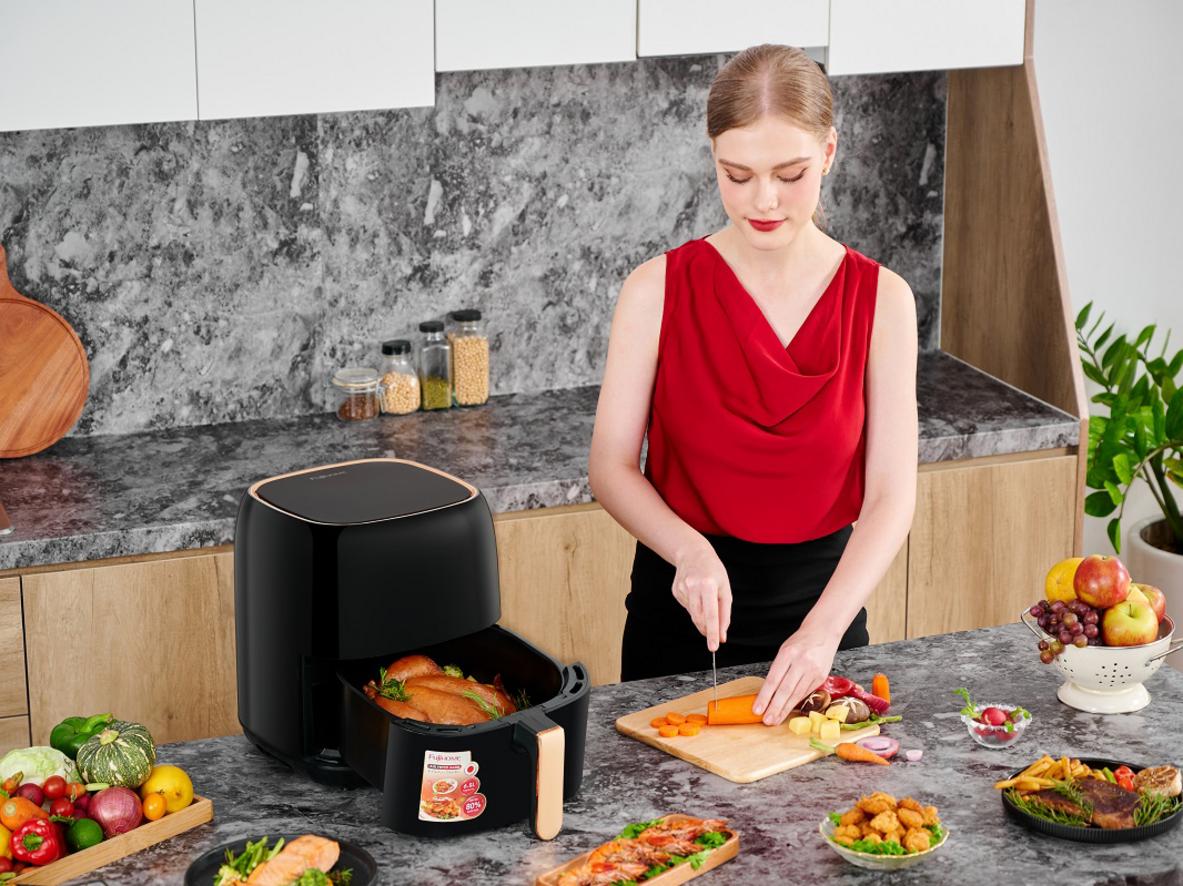 Bảng điều khiển LED & lòng nồi chống dính sạch sẽ