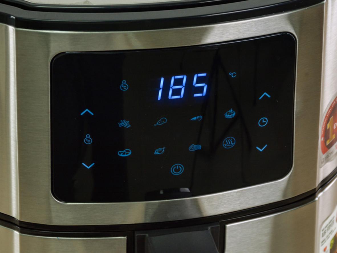 Lớp chống dính Daikin và bảng điều khiển LCD thân thiện người dùng