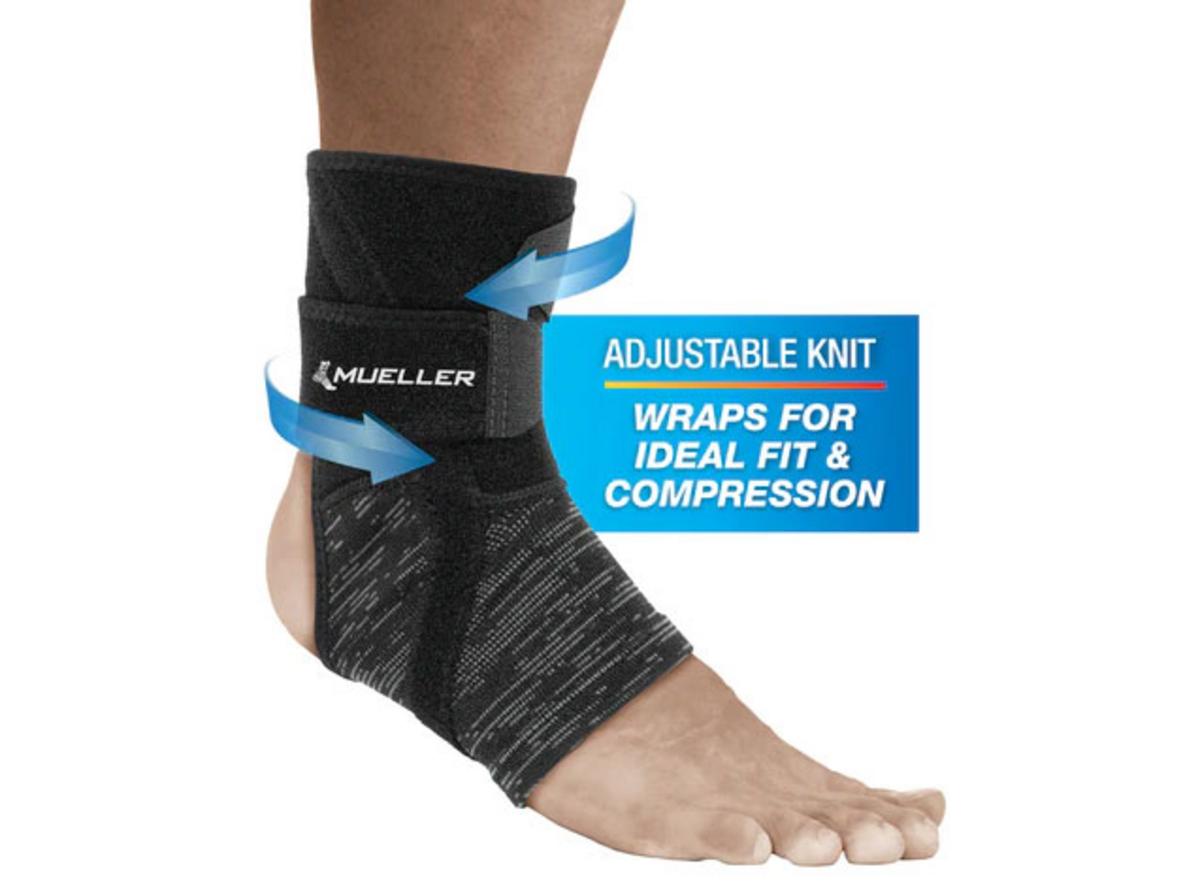 Thiết kế ôm sát, phù hợp mang cùng giày